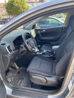 Kia Sportage 1.6 GDI Silver Benzín - 4