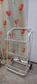 regál s kolieskami a lištou na cenovku, - 4