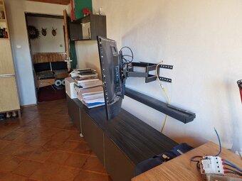 TCL TV a soundbar reproduktor drziak - 4