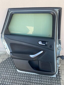 Predám zadné dvere Ford mondeo mk4 - 4