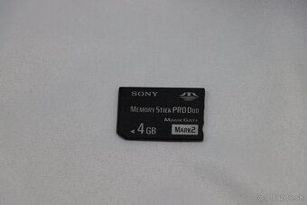 Sony PSP E1004 Street + nabíjačka + 4GB karta + púzdro - 4