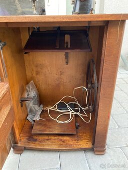 Historicky šijací stroj KOHLER - 4