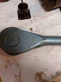 vzduchové filtre,kulisa radiacej paky,pedale,nadržka,brz.val - 4