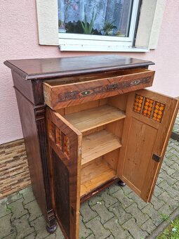 Predám komodu rustikálnu starožitnu - 4