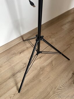 Statív s osvetlením - 4