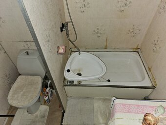 REZERVOVANÝ - NA PREDAJ 1 IZBOVÝ BYT S KOMOROU A PIVNICOU NA - 4