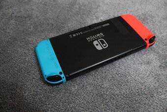 Nintendo Switch - 4
