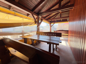 Fungujúci BAR pri hlavnej ceste, Imeľ - 4