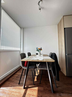 Na prenájom  3 izbový byt po rekonštrukcii s balkónom na uli - 4