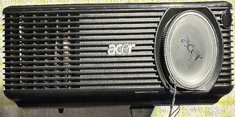 Predám projektor Full HD Acer - 4