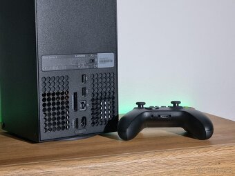 Predám Xbox Series X 1TB - 4