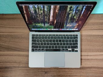 MacBook Air 2020 | i5 • 8GB • 256GB SSD - 4