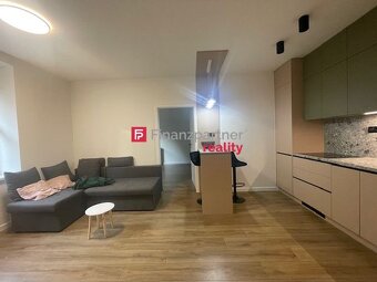 Nadštandartný luxusne zrekonštruovaný tehlový 1,5 izb byt v - 4