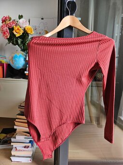 Dorothy Perkins - Asymmetrical Single Sleeve Body - 4