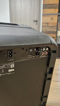 Sony XB90 - 4