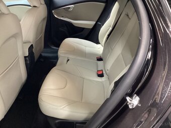 VOLVO V40 2.0 D3 Inscription - 4