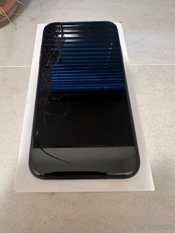 iPhone XR - čierny - 64gb - 4