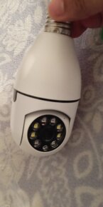 Monitorovacia IP kamera (E27) - 4
