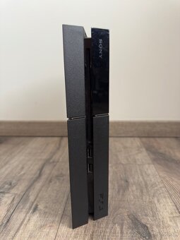 PS4 + ovládače + hry - 4