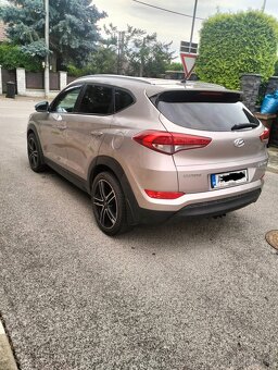 Hyundai Tucson - 4