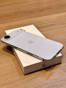 iPhone Air 256GB Cloud White - 4