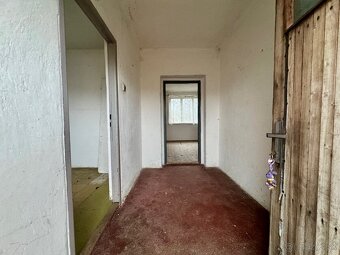 PREDAJ 3 izbový rodinný dom v srdci obce Dechtice - 4