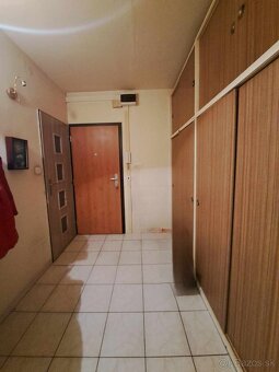 EXKLUZÍVNE predáme veľký 2 izb byt v TOP lokalite centrum NR - 4
