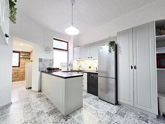 Mestský DOM so záhradou 807 m², 2x kúpeľňa, klíma / Orechová - 4