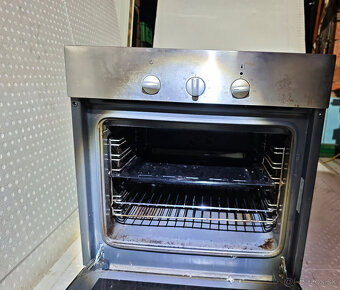 Predám vstavanú rúru Bosch. - 4