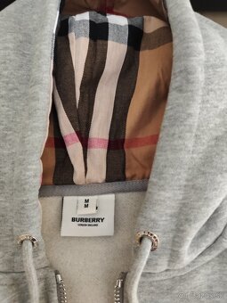 Burberry - 4