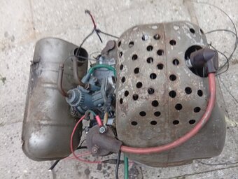 Predám tento motor manet - 4