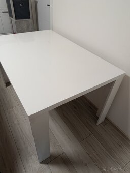 Biely jedálenský stôl - 4