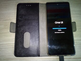 Predám Samsung Galaxy S20 FE - 4