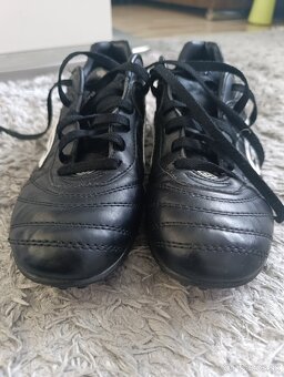 Turfy, kopačky Umbro, v. 40,5 - 4