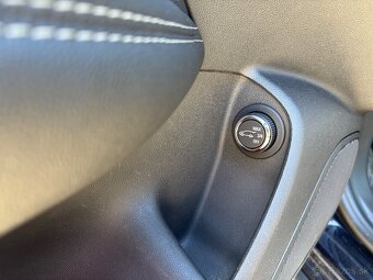 Insignia B 1.6 BENZIN 200k automat - 4