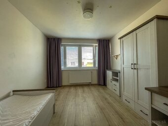 Exkluzívny trojizbový byt s balkónom na prenájom, Vráble - 4