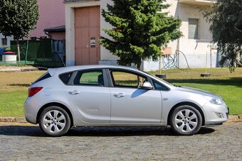 Opel Astra J 1.7CDTI 2011 - 4