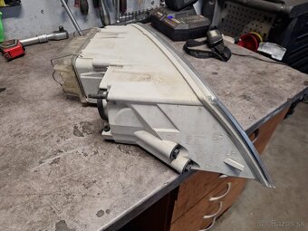 Predám predné svetlá na škodu octavia 2 original - 4