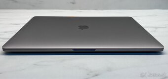 MacBook Pro 15" - 4