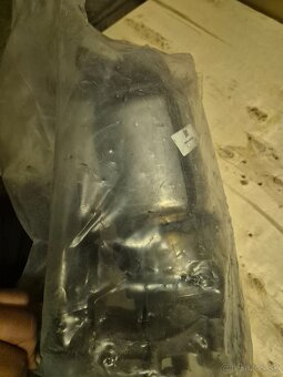 Predam cistonovy katalyzator - 4