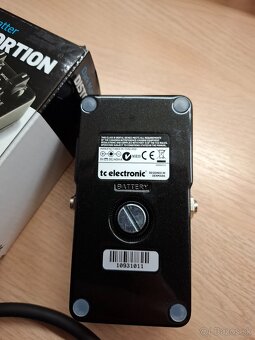 Predám pedál TC Electronic Dark Matter Distortion - 4