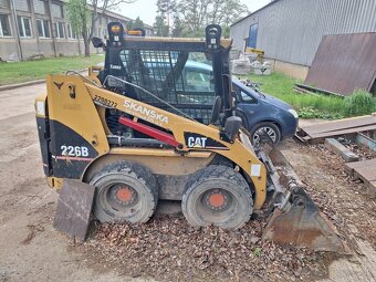 CATERPILLAR 226 B - 4