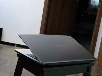Asus VivoBook 15 – Full HD, rýchle SSD, super stav - 4