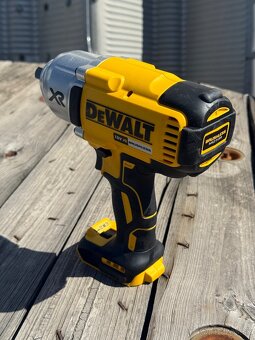 AKU razovy uťahovák Dewalt - 4