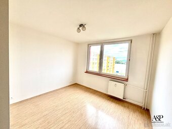 KOMPLETNE REKONŠTRUOVANÝ 2 IZBOVÝ BYT, 68m2, S. JURKOVIČA, S - 4