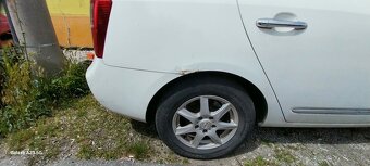 Kia carens 2.0 crdi - 4