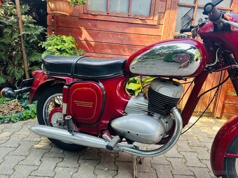 Jawa 250 - 4