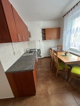 Na prenájom krásn zariadený 2 izbový byt s balkónom v centre - 4