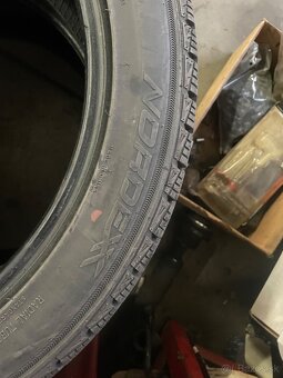 Predam zimne pneu 235/45 R18 - 4