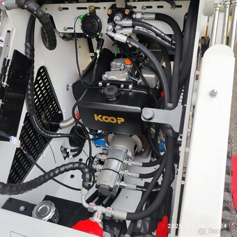 Univerzálni mini nakladač - 4